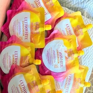 2 pack hikari 1 Ultralight and 1 ultra fresh